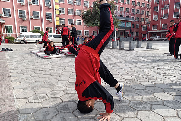 嵩山少林文武学校